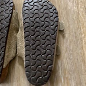 🌺Birkenstocks—Arizona—sand color.  Size: 36 or 6.
